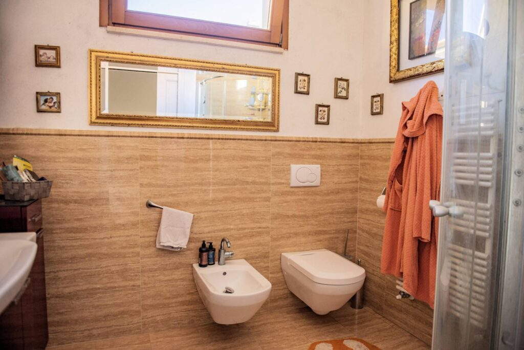 1675-Appartamento di ampia superficie con entrata indipendente disposto al piano terra e primo-San Vincenzo-23 Agenzia Immobiliare ASIP