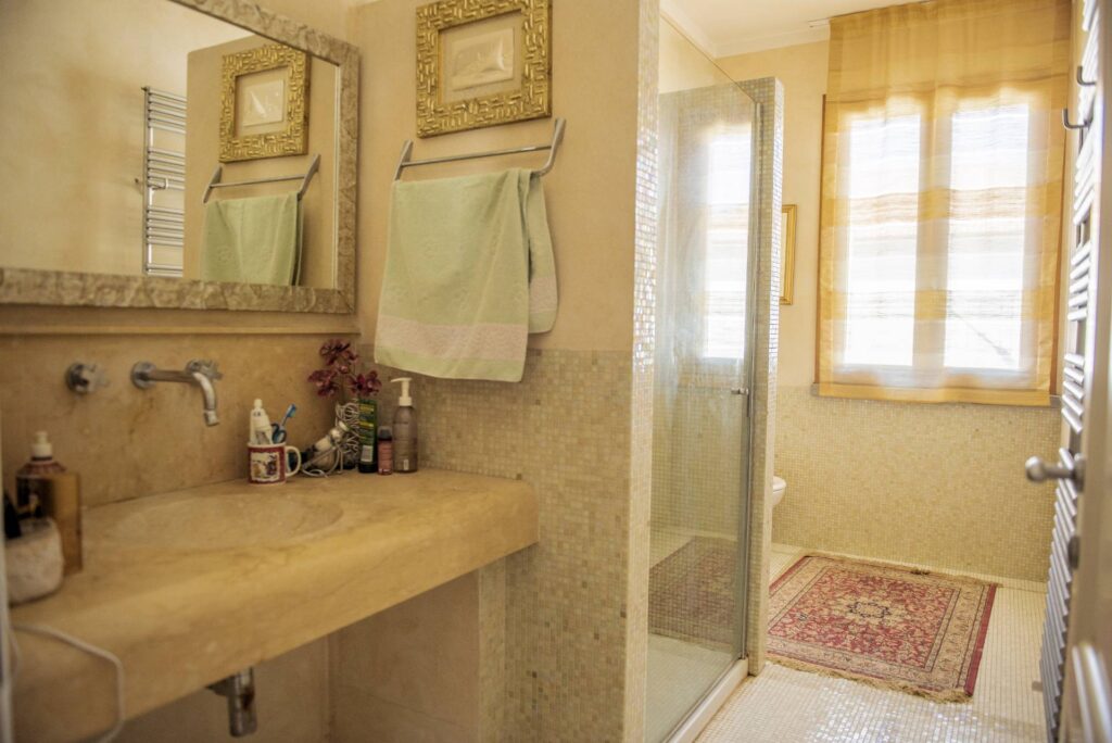 1675-Appartamento di ampia superficie con entrata indipendente disposto al piano terra e primo-San Vincenzo-21 Agenzia Immobiliare ASIP