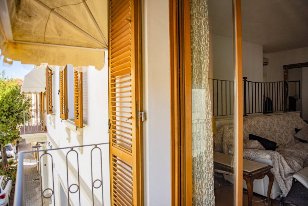 1675-Appartamento di ampia superficie con entrata indipendente disposto al piano terra e primo-San Vincenzo-6 Agenzia Immobiliare ASIP