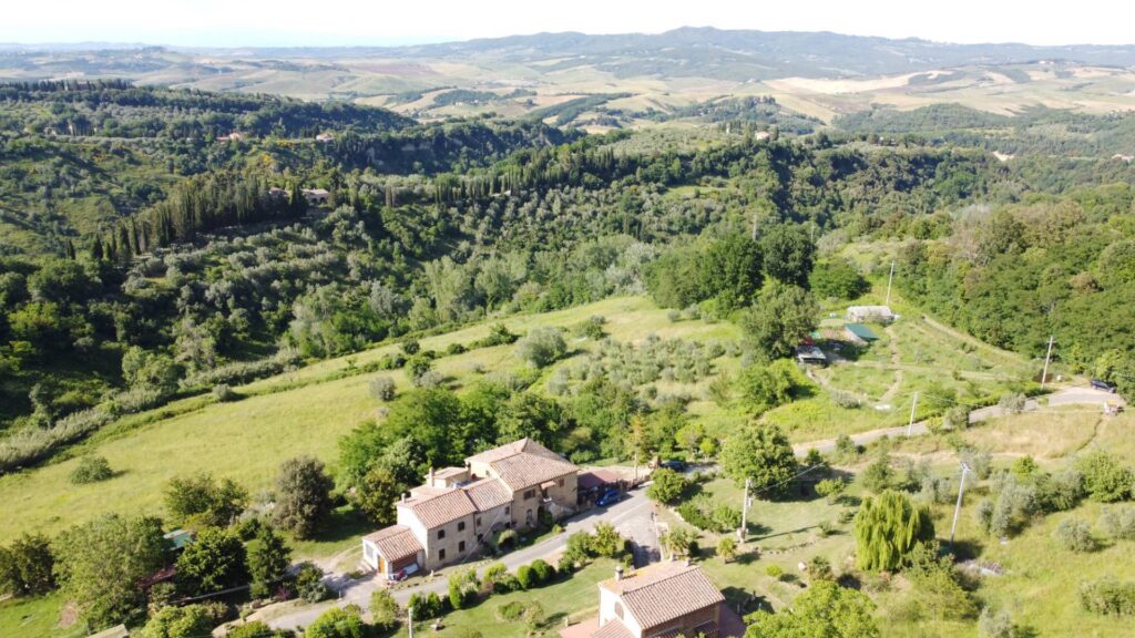 1677-Porzione di casale suddiviso in due appartamenti ristrutturati con vista panoramica-Volterra-4 Agenzia Immobiliare ASIP