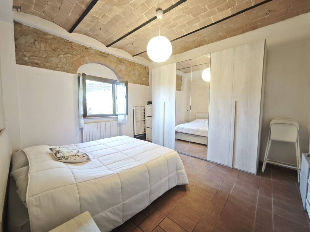 1677-Porzione di casale suddiviso in due appartamenti ristrutturati con vista panoramica-Volterra-9 Agenzia Immobiliare ASIP