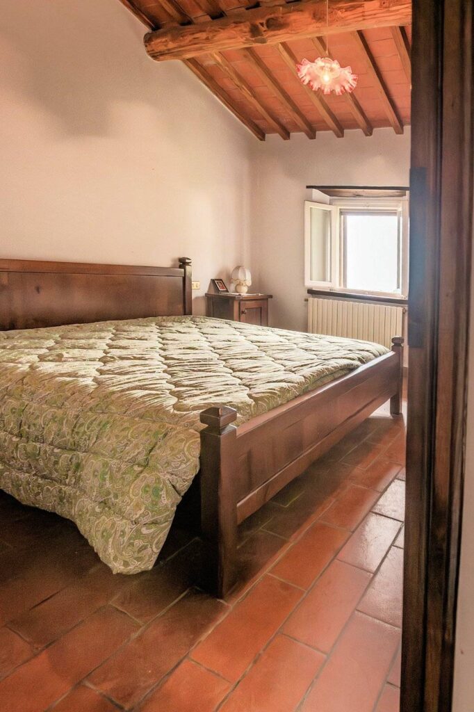 1679-Casa colonica con annessi e terreno in posizione panoramica-Uzzano-17 Agenzia Immobiliare ASIP