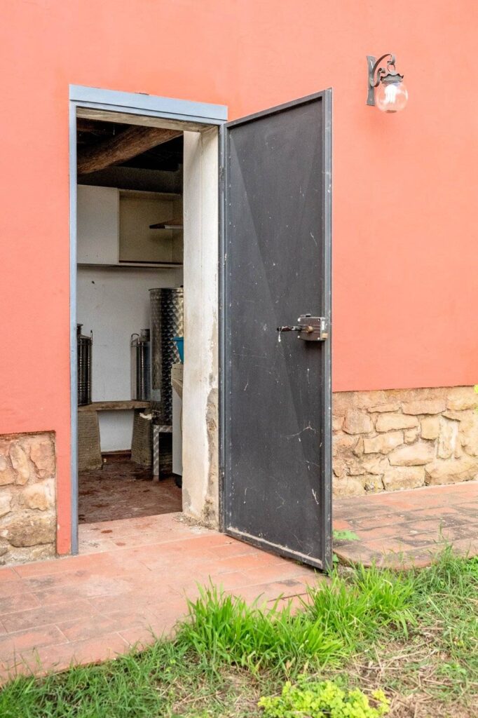 1679-Casa colonica con annessi e terreno in posizione panoramica-Uzzano-19 Agenzia Immobiliare ASIP