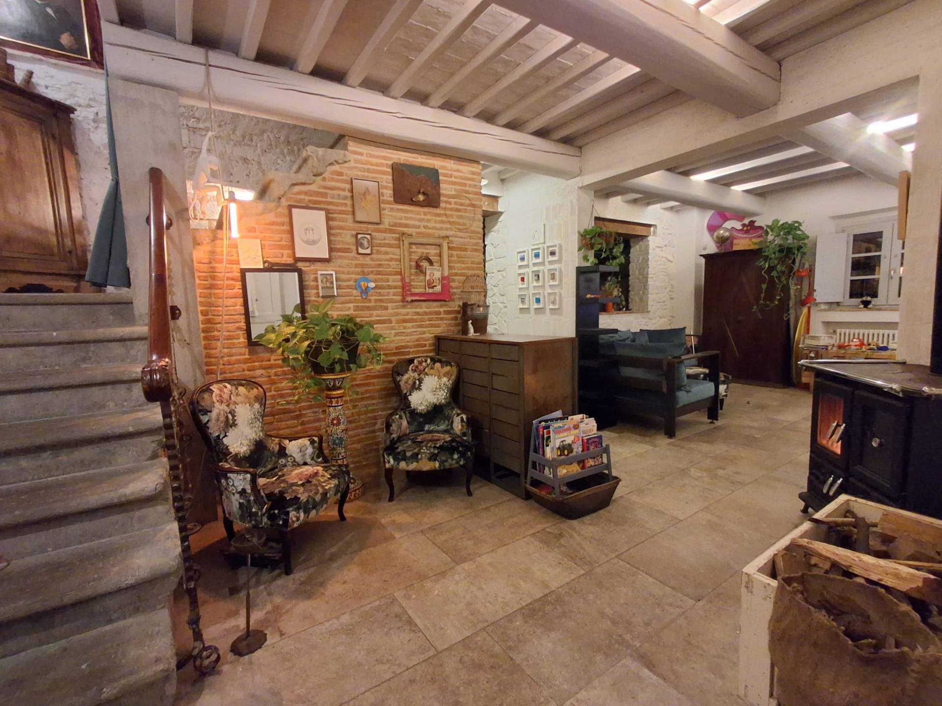 1680-Terratetto completamente ristrutturato libero su tre lati con dependance giardino e posti auto a Tizzana-Quarrata-1 Agenzia Immobiliare ASIP