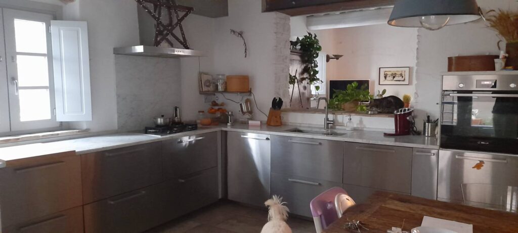 1680-Terratetto completamente ristrutturato libero su tre lati con dependance giardino e posti auto a Tizzana-Quarrata-8 Agenzia Immobiliare ASIP