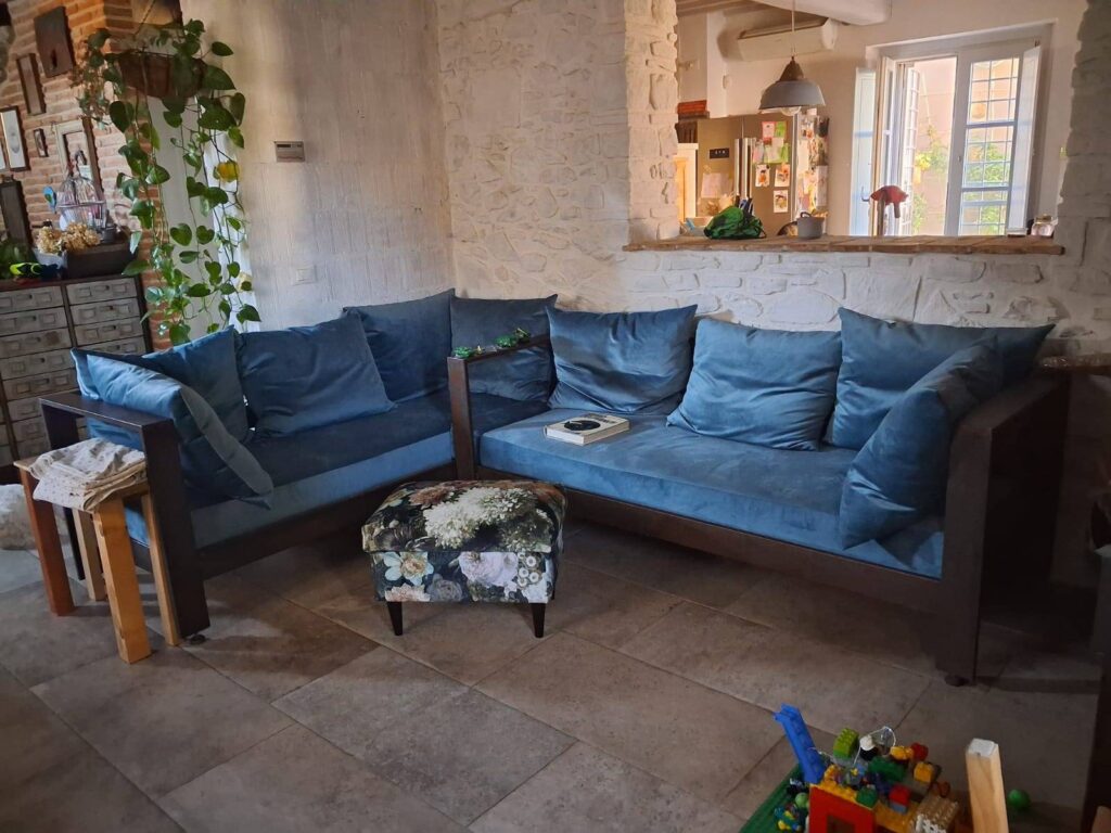 1680-Terratetto completamente ristrutturato libero su tre lati con dependance giardino e posti auto a Tizzana-Quarrata-3 Agenzia Immobiliare ASIP