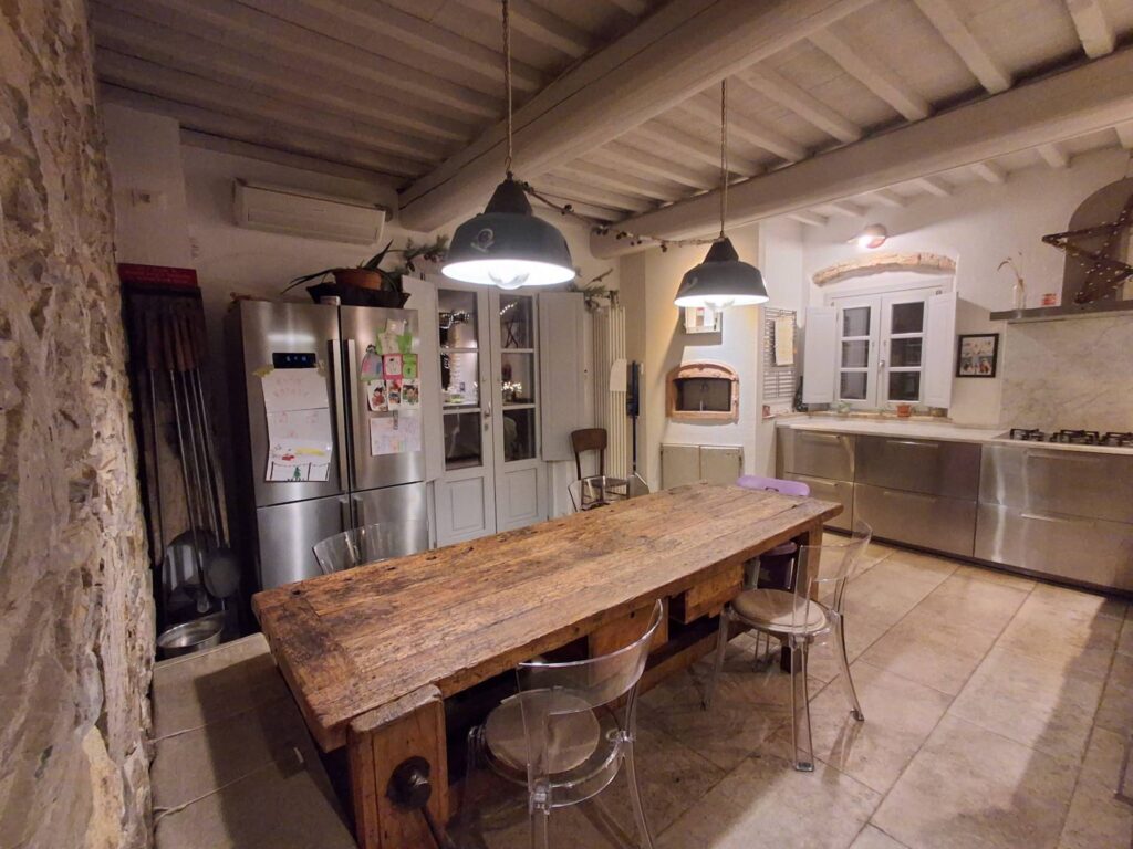 1680-Terratetto completamente ristrutturato libero su tre lati con dependance giardino e posti auto a Tizzana-Quarrata-2 Agenzia Immobiliare ASIP