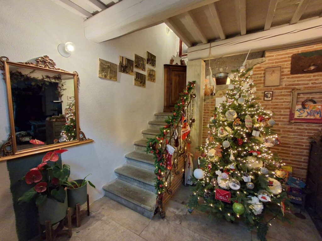 1680-Terratetto completamente ristrutturato libero su tre lati con dependance giardino e posti auto a Tizzana-Quarrata-4 Agenzia Immobiliare ASIP