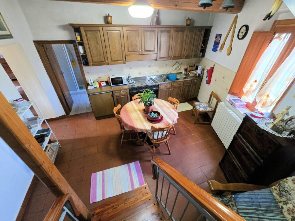 1681-Podere in stile rustico Toscano con annessi e terreno in ottima posizione-Montecatini-Terme-18 Agenzia Immobiliare ASIP