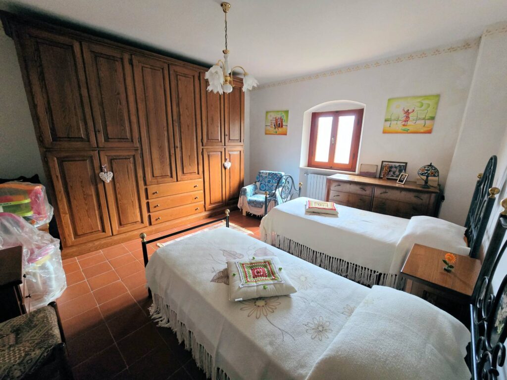 1681-Podere in stile rustico Toscano con annessi e terreno in ottima posizione-Montecatini-Terme-22 Agenzia Immobiliare ASIP