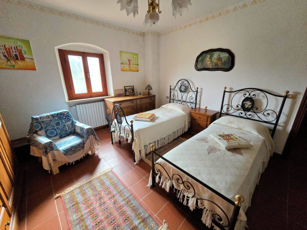 1681-Podere in stile rustico Toscano con annessi e terreno in ottima posizione-Montecatini-Terme-25 Agenzia Immobiliare ASIP