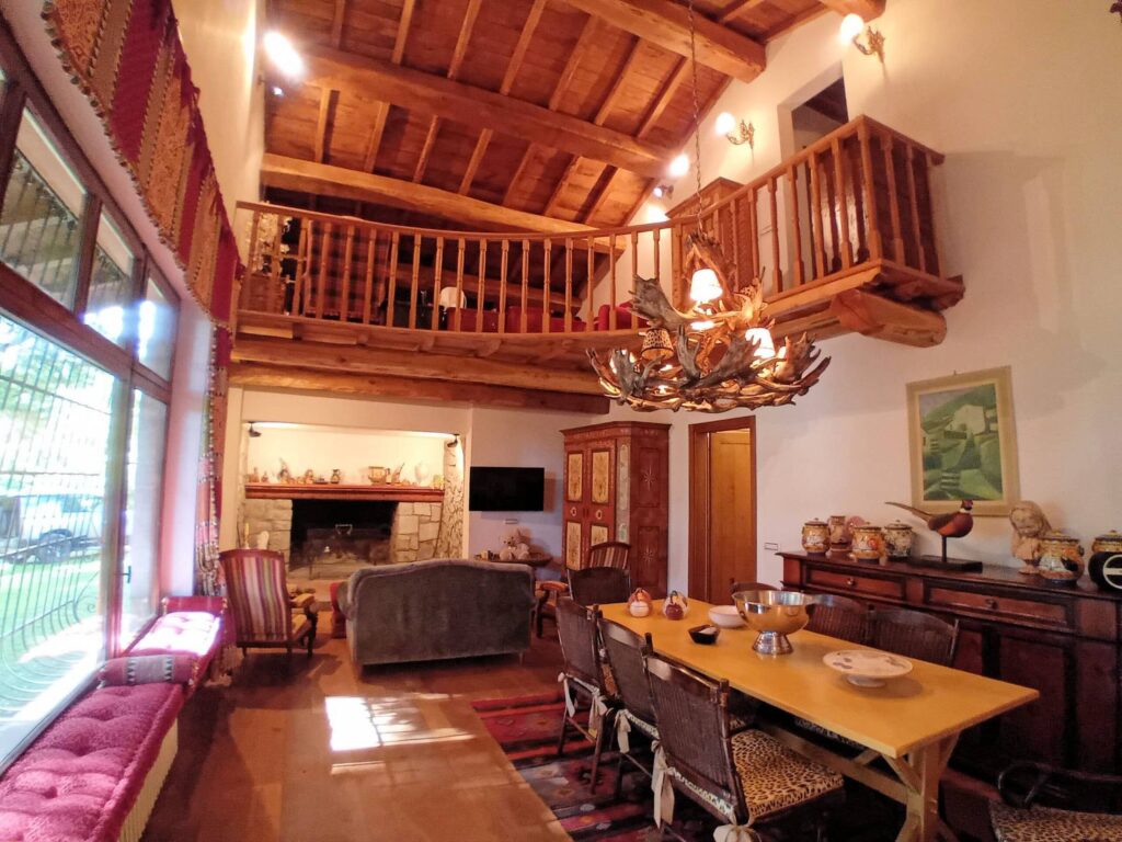 1686-Bellissima villa unifamiliare con annessi parco e piscina-Marliana-16 Agenzia Immobiliare ASIP