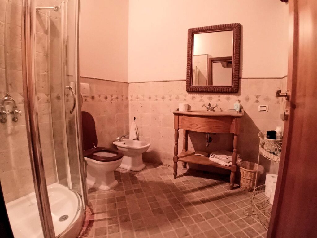 1686-Bellissima villa unifamiliare con annessi parco e piscina-Marliana-30 Agenzia Immobiliare ASIP