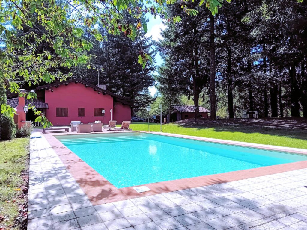 1686-Bellissima villa unifamiliare con annessi parco e piscina-Marliana-1 Agenzia Immobiliare ASIP