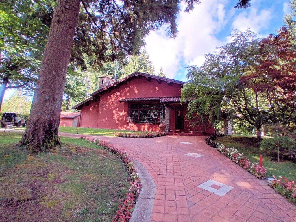 1686-Bellissima villa unifamiliare con annessi parco e piscina-Marliana-8 Agenzia Immobiliare ASIP