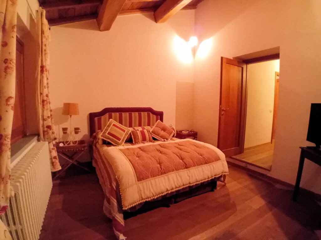 1686-Bellissima villa unifamiliare con annessi parco e piscina-Marliana-24 Agenzia Immobiliare ASIP