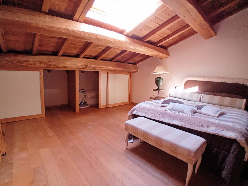 1686-Bellissima villa unifamiliare con annessi parco e piscina-Marliana-25 Agenzia Immobiliare ASIP