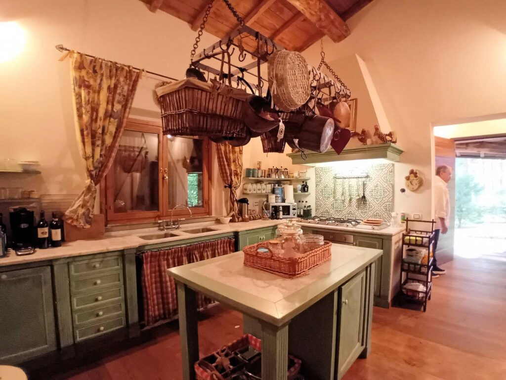 1686-Bellissima villa unifamiliare con annessi parco e piscina-Marliana-21 Agenzia Immobiliare ASIP