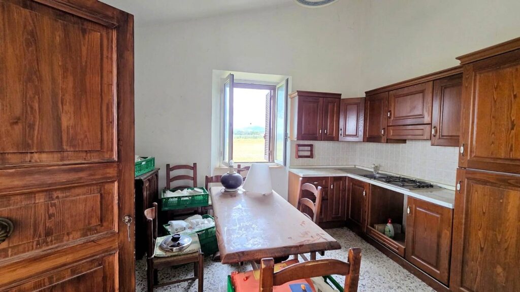1613-Rustico di ampia superficie da ristrutturare con terreno-Roccastrada-17 Agenzia Immobiliare ASIP