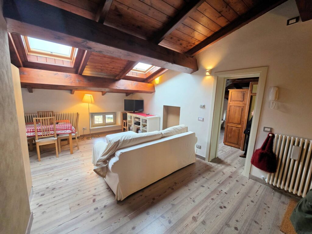 1614-Mansarda ristrutturata nel centro del paese-Abetone Cutigliano-6 Agenzia Immobiliare ASIP