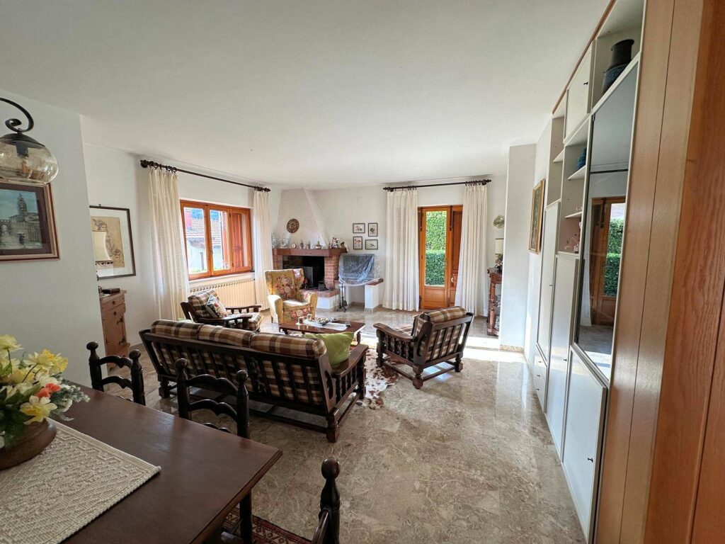 1661-Porzione di bifamiliare posta al piano terra con giardino privato-Abetone Cutigliano-2 Agenzia Immobiliare ASIP