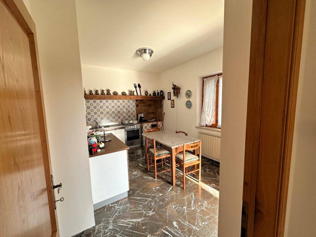 1661-Porzione di bifamiliare posta al piano terra con giardino privato-Abetone Cutigliano-4 Agenzia Immobiliare ASIP