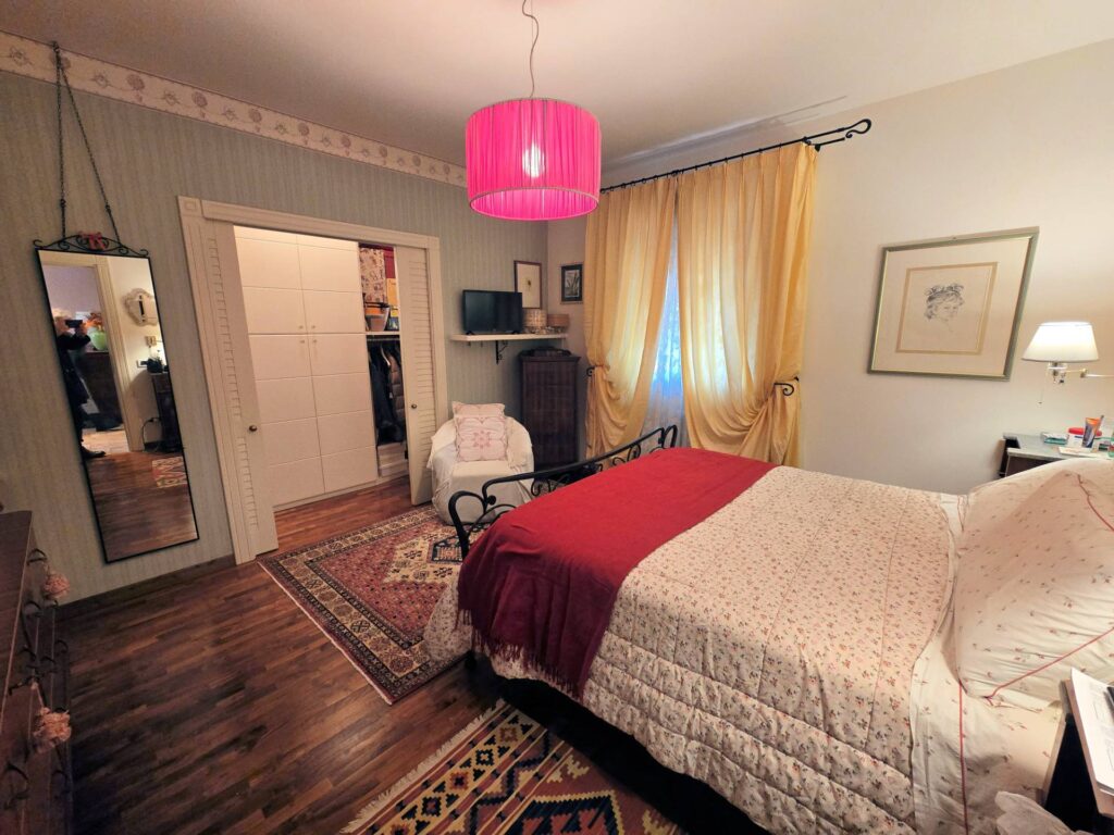1692-Ampia porzione di villetta bifamiliare con giardino-Massa e Cozzile-24 Agenzia Immobiliare ASIP
