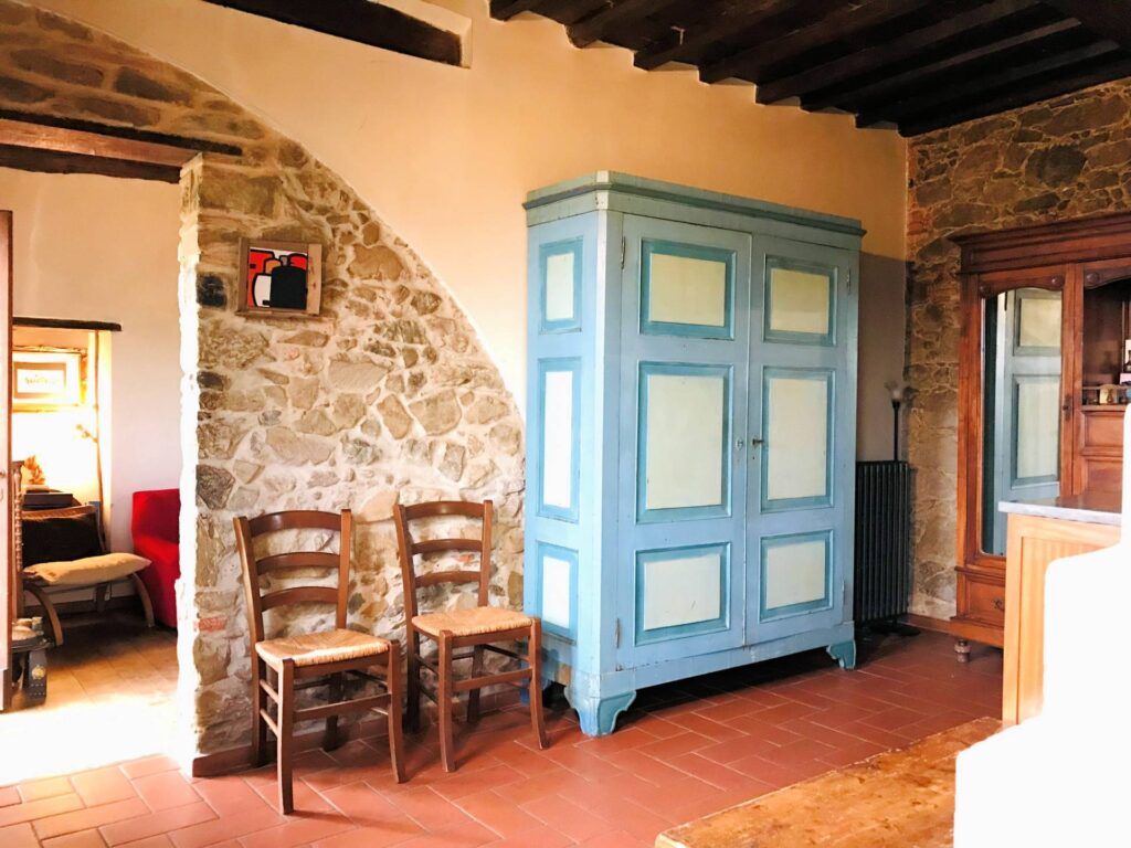 1693-Casa colonica di ampia superficie in posizione dominante con vista panoramica-Massa e Cozzile-14 Agenzia Immobiliare ASIP