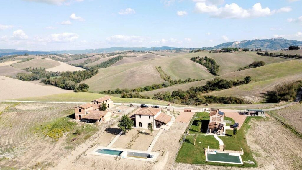 1608-Porzione terratetto di villa bifamiliare con giardino privato e piscina condominiale-Lajatico-2 Agenzia Immobiliare ASIP