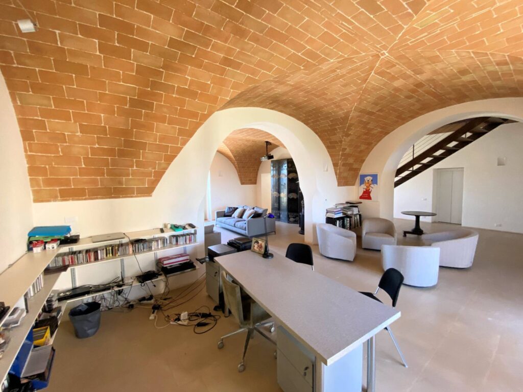 1538-Proprieta' prestigiosa in un'oasi di pace e bellezza naturalistica-Volterra-20 Agenzia Immobiliare ASIP