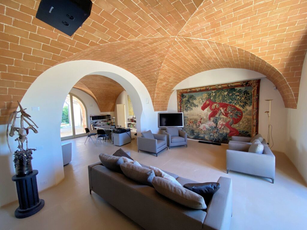 1538-Proprieta' prestigiosa in un'oasi di pace e bellezza naturalistica-Volterra-24 Agenzia Immobiliare ASIP