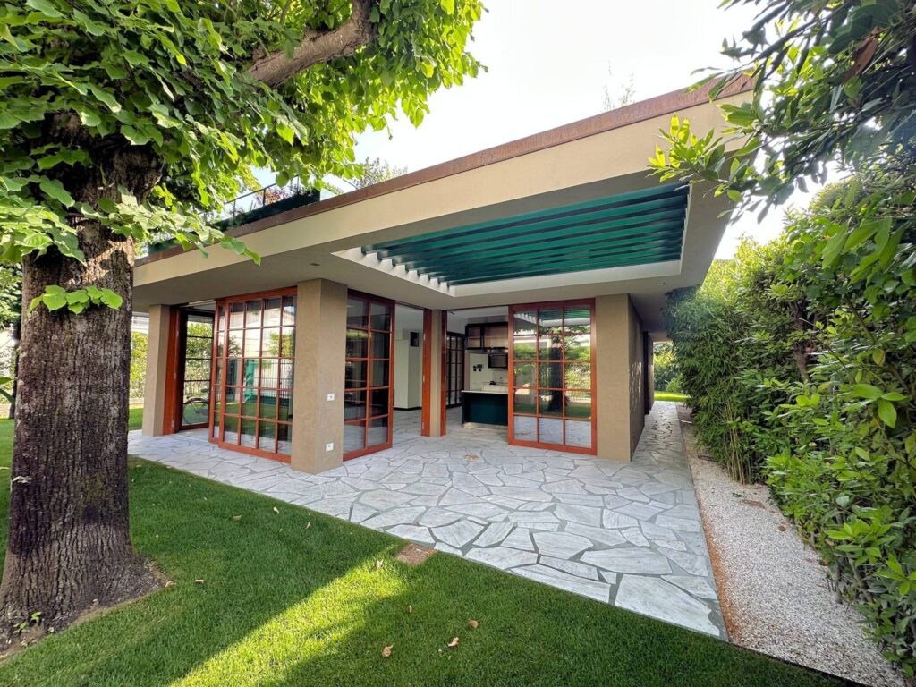 1567-Villa di ampia superficie in zona residenziale con rifiniture di altissimo livello-Forte dei Marmi-1 Agenzia Immobiliare ASIP