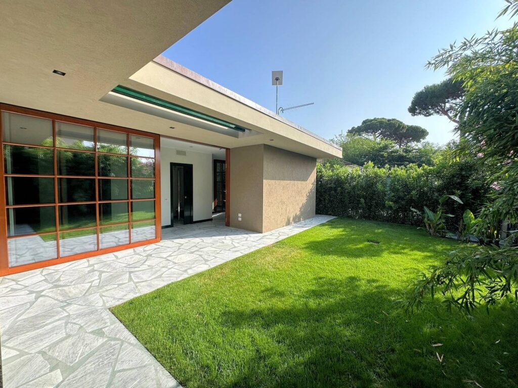 1567-Villa di ampia superficie in zona residenziale con rifiniture di altissimo livello-Forte dei Marmi-6 Agenzia Immobiliare ASIP