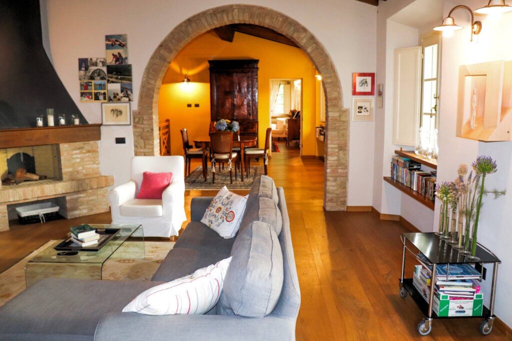 1699-Azienda agricola composta da alcuni fabbricati e ampio terreno seminativo con vigneto-San Miniato-12 Agenzia Immobiliare ASIP