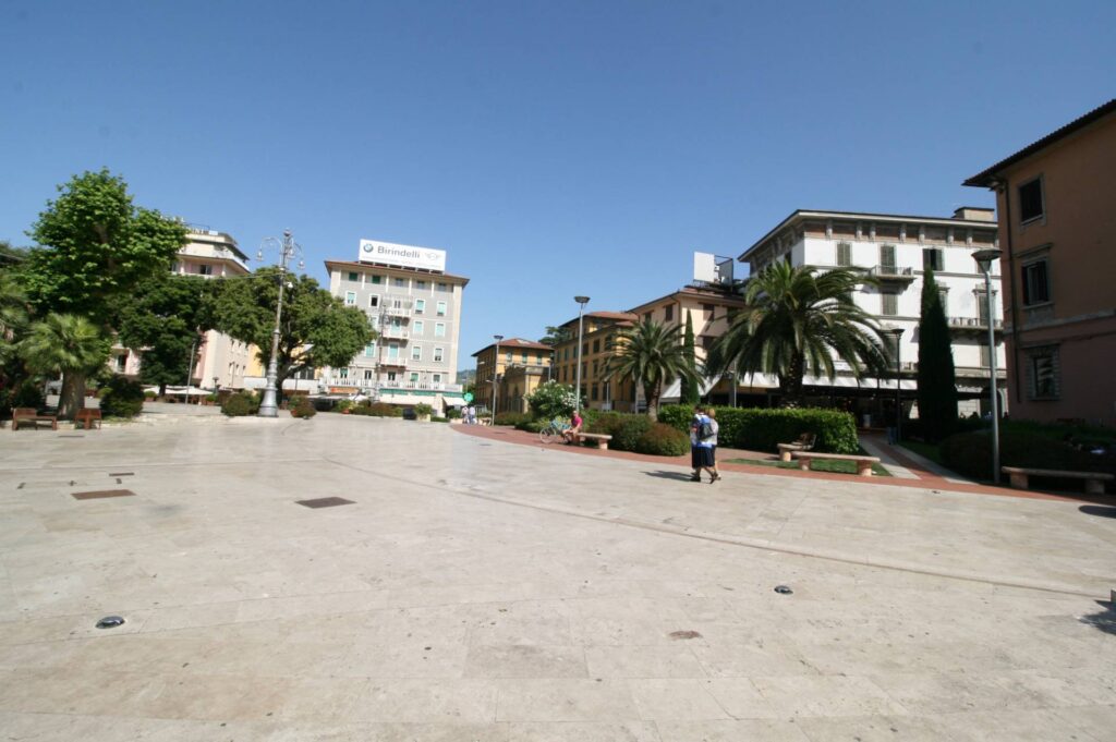 1700-Attico disposto su due livelli completamente ristrutturato con ampie terrazze panoramiche e ascensore-Montecatini-Terme-8 Agenzia Immobiliare ASIP