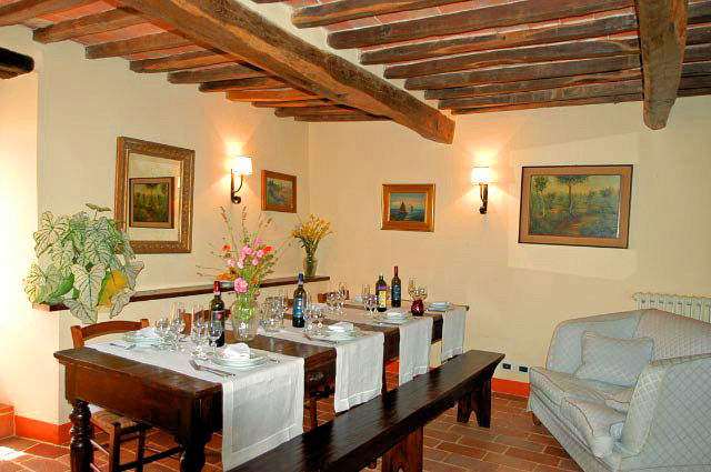 758-Villa in stile rustico Toscano ristrutturata con vigneto-Cortona-6 Agenzia Immobiliare ASIP