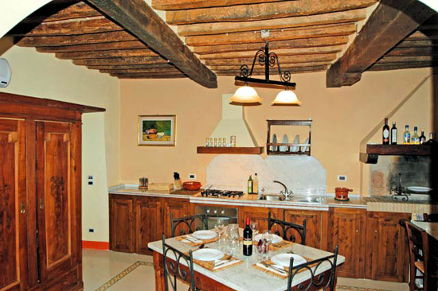 758-Villa in stile rustico Toscano ristrutturata con vigneto-Cortona-8 Agenzia Immobiliare ASIP