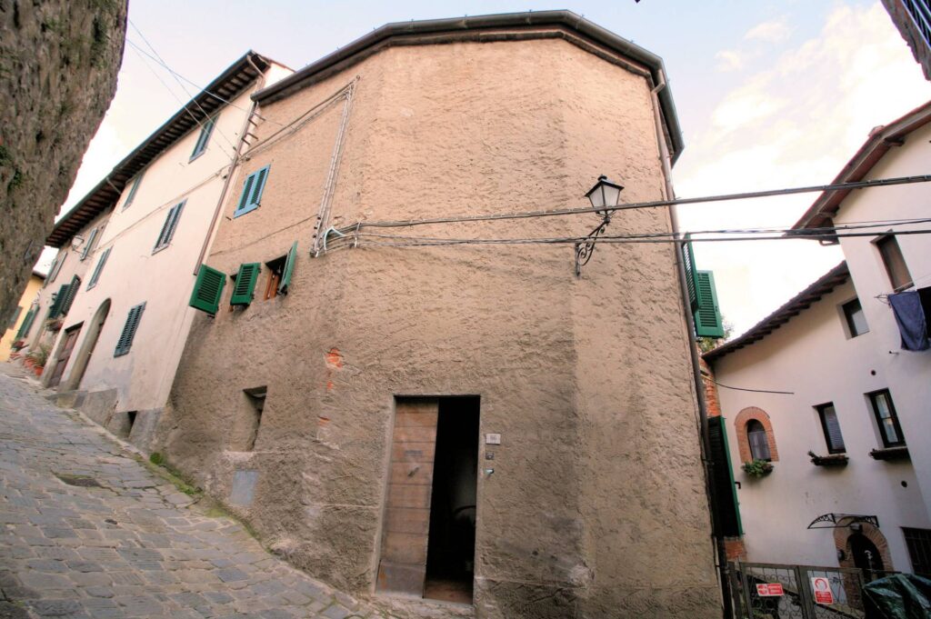 788-Terratetto indipendente completamente ristrutturato in centro storico-Massa e Cozzile-11 Agenzia Immobiliare ASIP