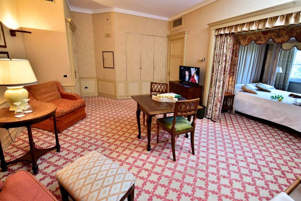 1340-Bellissima struttura turistico ricettiva con ristorante  parco e piscina-Lucca-14 Agenzia Immobiliare ASIP