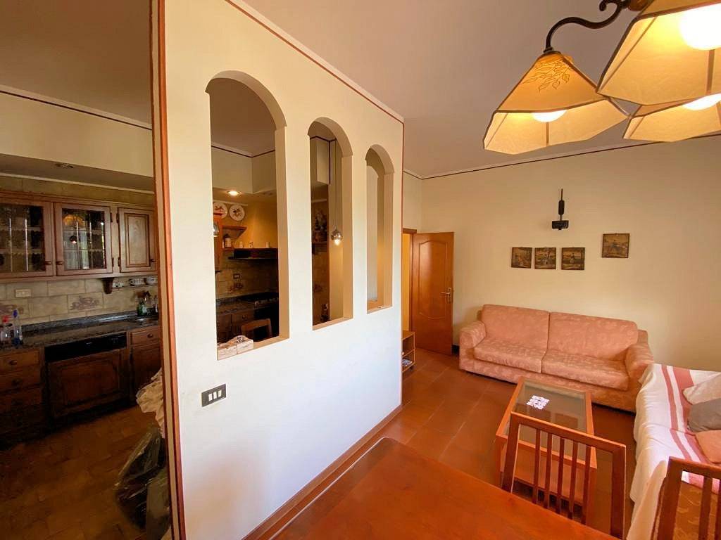 1404-Bel complesso immobiliare suddiviso in cinque appartamenti a 50 metri dal mare-Marciana-6 Agenzia Immobiliare ASIP