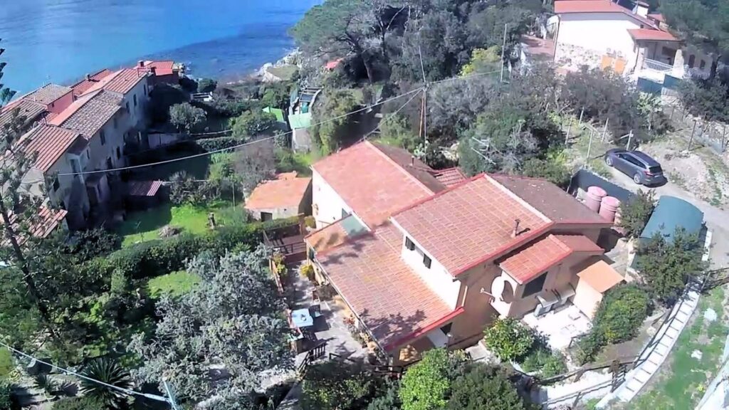 1406-Villa singola con giardino a pochi metri dal mare-Portoferraio-6 Agenzia Immobiliare ASIP