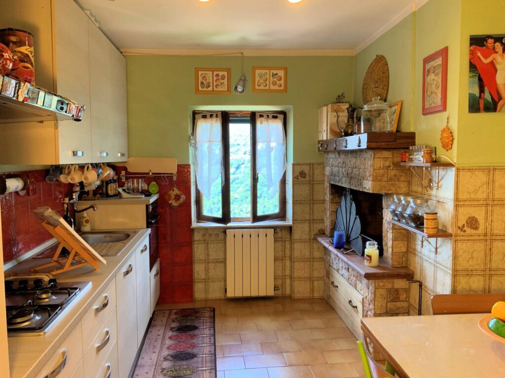 1349-Terratetto con terrazza panoramica-Pescia-7 Agenzia Immobiliare ASIP