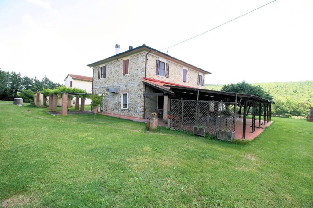 1522-Casale in stile rustico Toscano con annessi e terreno a venti minuti dal mare-Monteverdi Marittimo-3 Agenzia Immobiliare ASIP