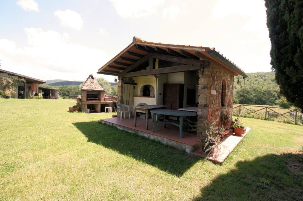 1522-Casale in stile rustico Toscano con annessi e terreno a venti minuti dal mare-Monteverdi Marittimo-9 Agenzia Immobiliare ASIP