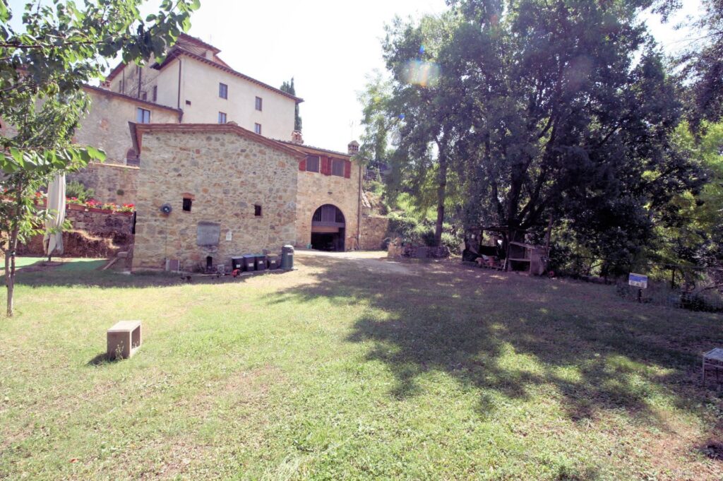 1539-Antico fienile completamente ristrutturato con giardino e annessi  posto in un piccolo borgo-Colle di Val d'Elsa-9 Agenzia Immobiliare ASIP