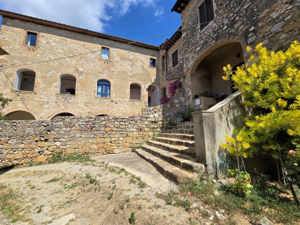 1539-Antico fienile completamente ristrutturato con giardino e annessi  posto in un piccolo borgo-Colle di Val d'Elsa-38 Agenzia Immobiliare ASIP