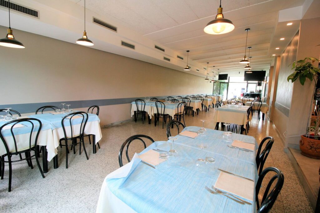 1543-Si vende l'attivita' di ristorante/pizzeria/bar con piccola attivita' di affittacamere-Massa-12 Agenzia Immobiliare ASIP