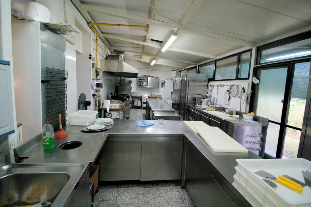 1543-Si vende l'attivita' di ristorante/pizzeria/bar con piccola attivita' di affittacamere-Massa-15 Agenzia Immobiliare ASIP