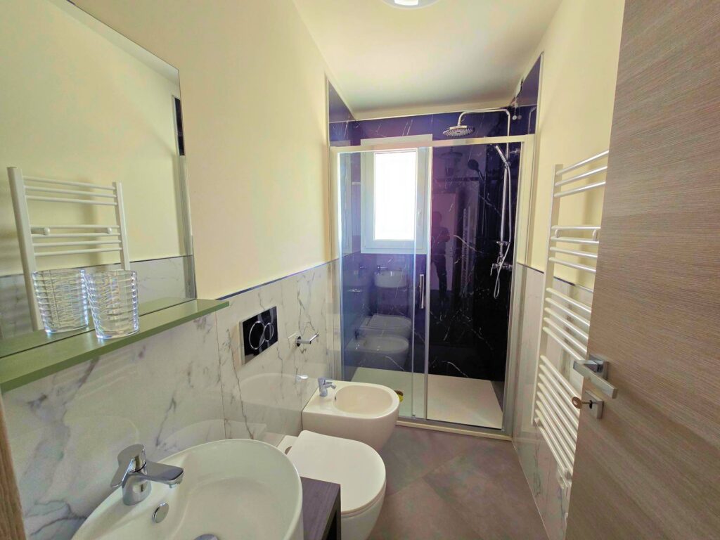 1543-Si vende l'attivita' di ristorante/pizzeria/bar con piccola attivita' di affittacamere-Massa-25 Agenzia Immobiliare ASIP