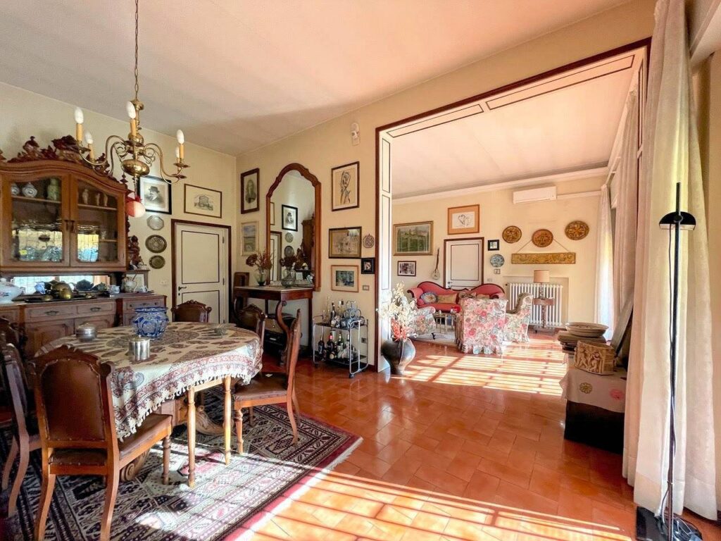 820-Villa unifamiliare di grande metratura con giardino-Uzzano-4 Agenzia Immobiliare ASIP